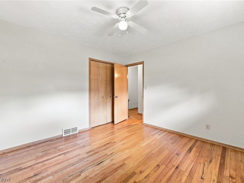 8001 Royalview Drive, Parma, OH 44129 Photo 18