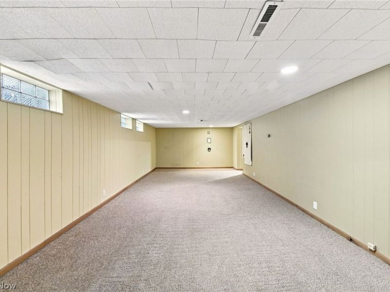 8001 Royalview Drive, Parma, OH 44129 Photo 23