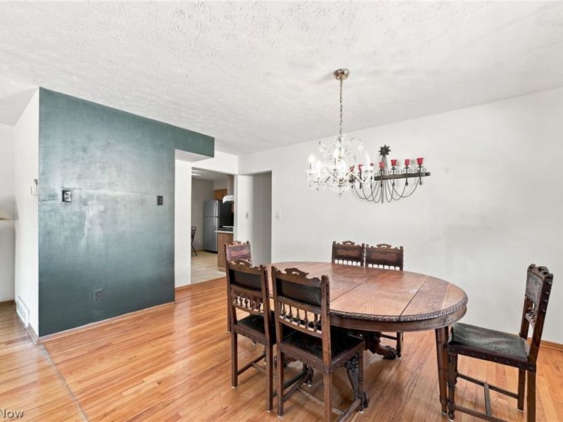 8001 Royalview Drive, Parma, OH 44129 Photo 5