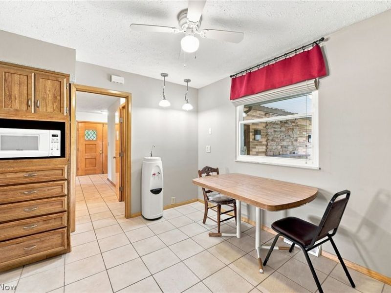 8001 Royalview Drive, Parma, OH 44129 Photo 7