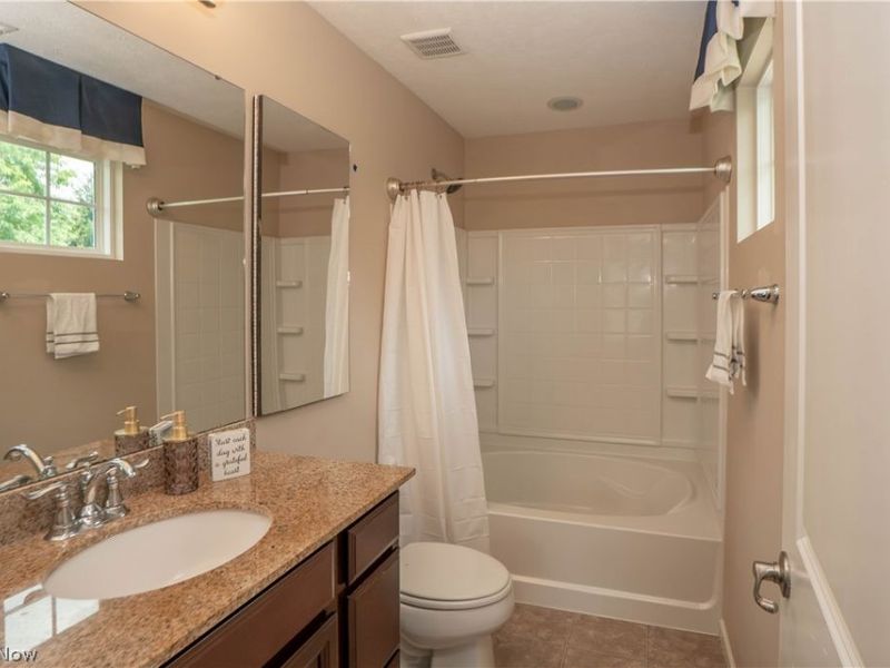 7185 Gauntlet Street SW, Massillon, OH 44646 Photo 28
