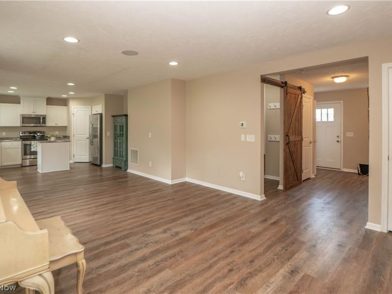 7185 Gauntlet Street SW, Massillon, OH 44646 Photo 9
