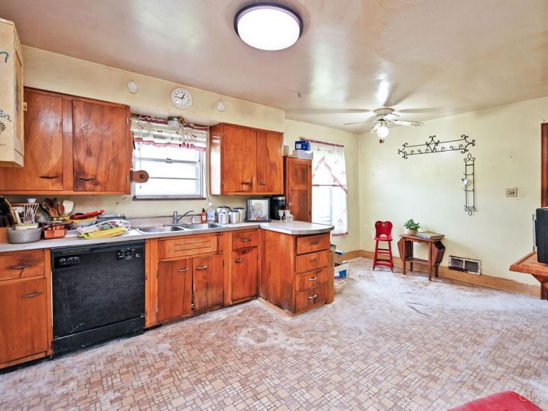 7007 Harrison Avenue, Green Township, OH 45247 Photo 7