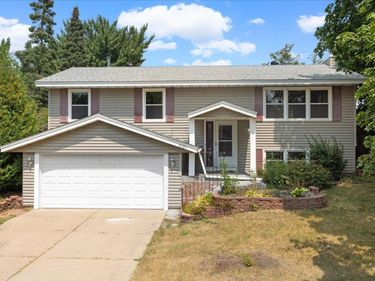 5121 148th Path W, Apple Valley, MN 55124