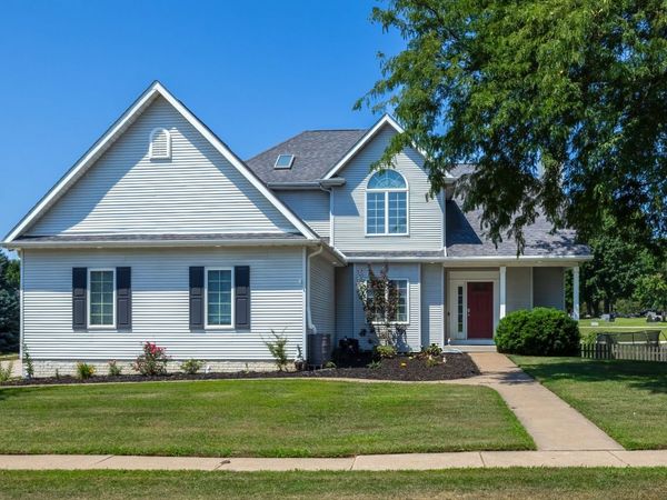 1209 IOWA Drive , Le Claire, IA 52753
