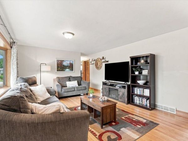 350 E Kohler Street, Sun Prairie, WI 53590