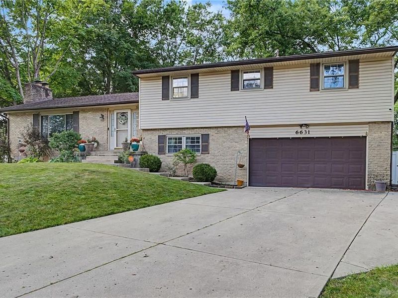 6631 Caldero Court, Clayton, OH 45415 Photo 2