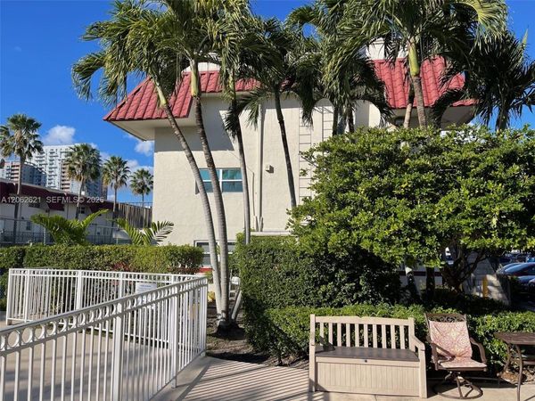 6703 N Kendall Dr , Unit 404, Pinecrest, FL 33156