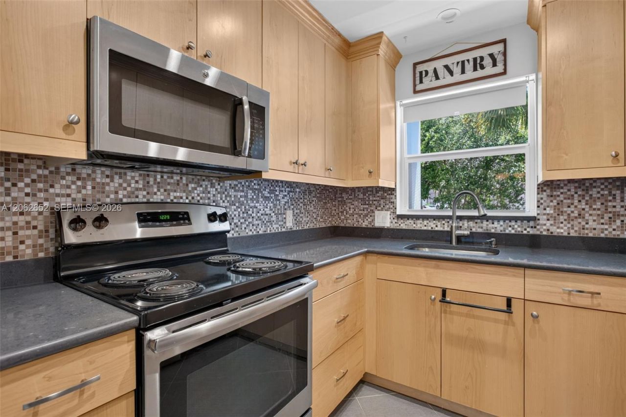 2870 NE 14th St Cswy , Unit 203C, Pompano Beach, FL 33062 Photo