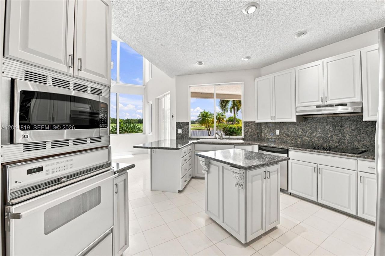 12388 Classic Dr, Coral Springs, FL 33071 Photo