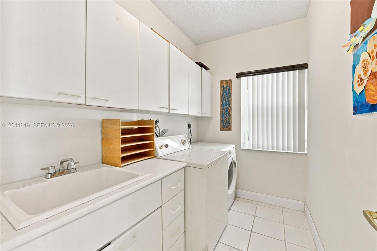 12388 Classic Dr, Coral Springs, FL 33071 Photo