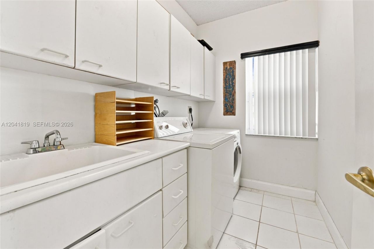 12388 Classic Dr, Coral Springs, FL 33071 Photo