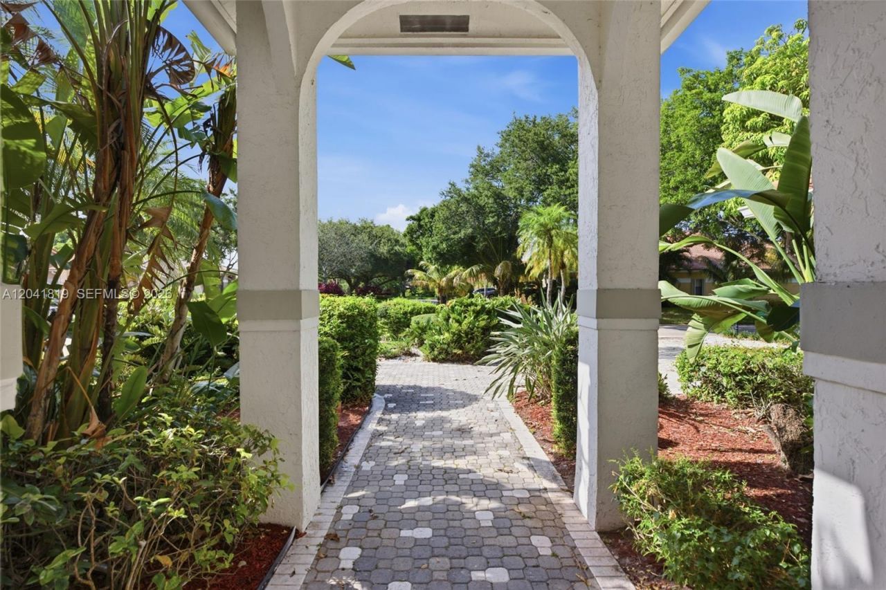 12388 Classic Dr, Coral Springs, FL 33071 Photo