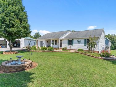 320 Farm Meadow Drive, Concord, VA 24538