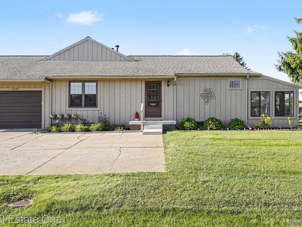 12399 Nantucket Drive, Unit 4, Green Oak Township, Mi 48178