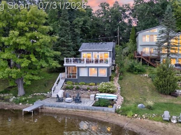 5138 Island Shore Drive, Hamburg Township, Mi 48169