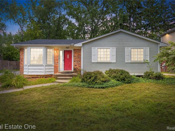 541 Curzon Road, Rochester Hills, Mi 48307