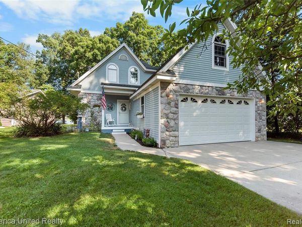 1491 Division Drive , Hartland Twp, MI 48353