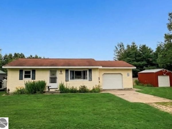 6300 Nelson Road N, Lake City, MI 49651