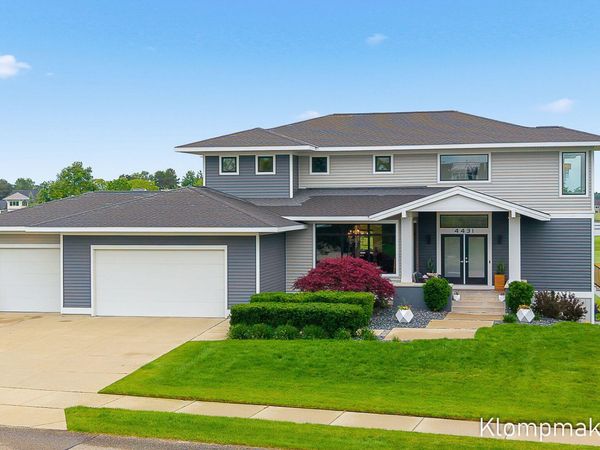 4431 Grand Point, Holland, MI 49424