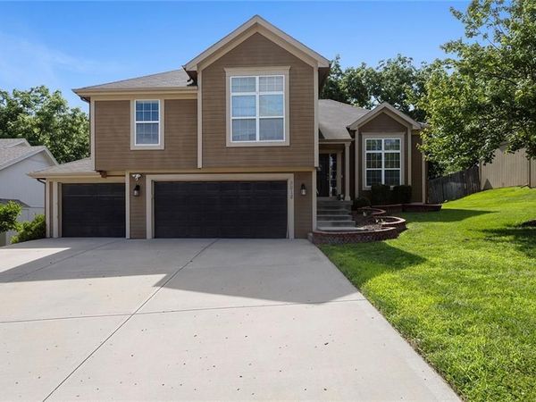 5612 N Wyoming Avenue, Kansas City, MO 64118