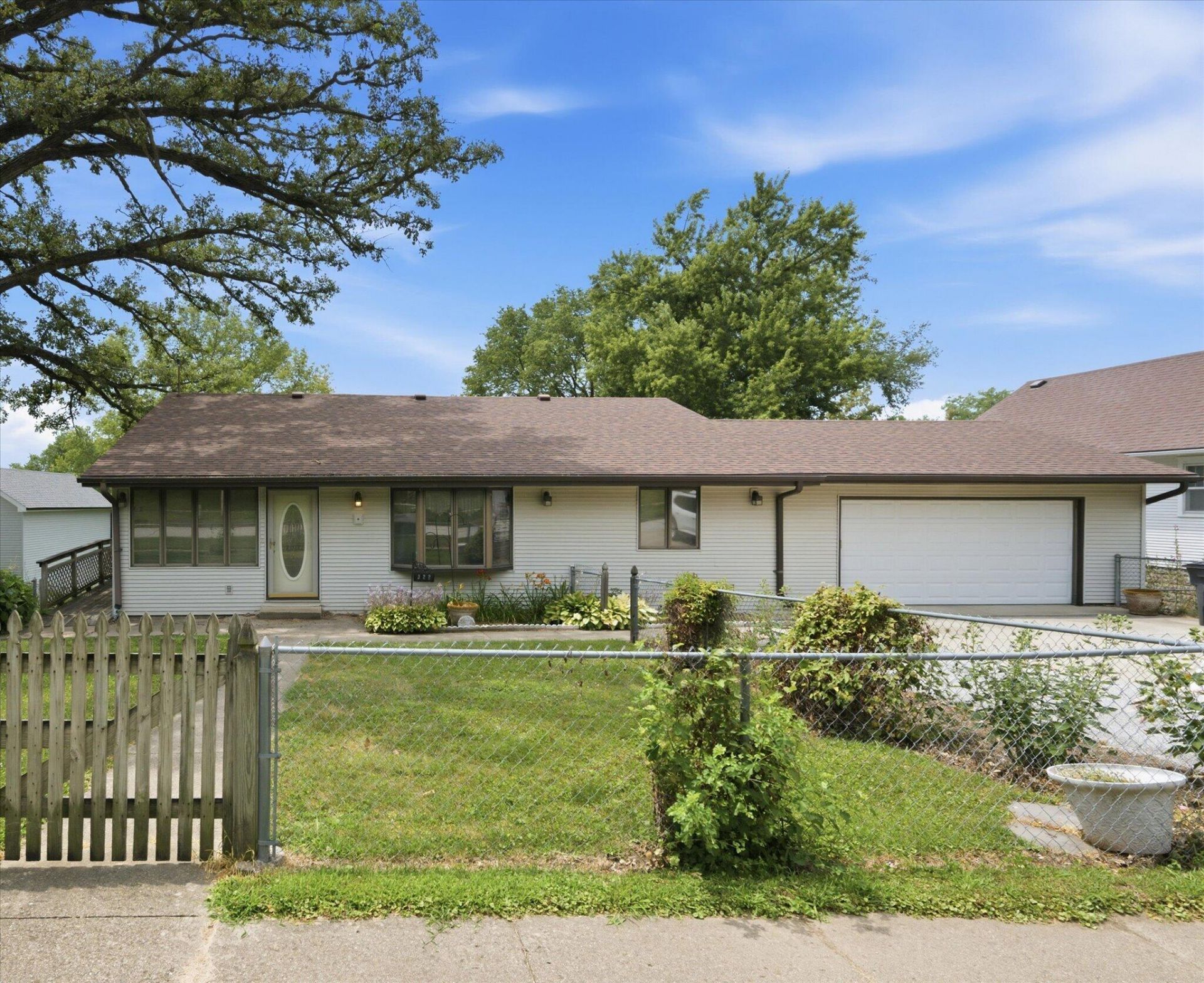 322 Park Street, Oakland, IA 51560 Main Photo