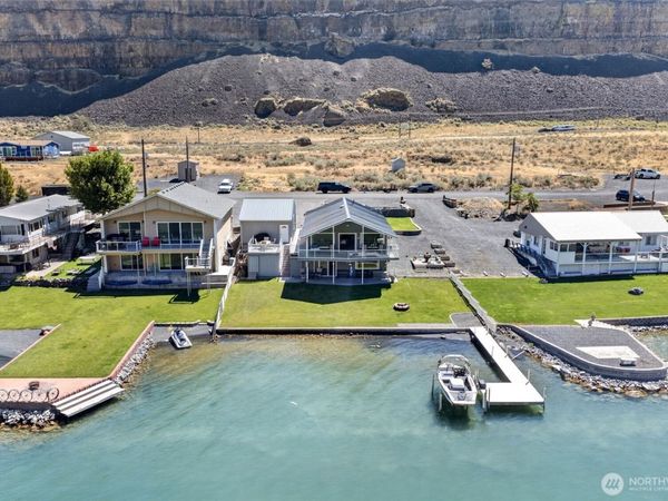 32014 Lakeview Road NE, Coulee City, WA 99115