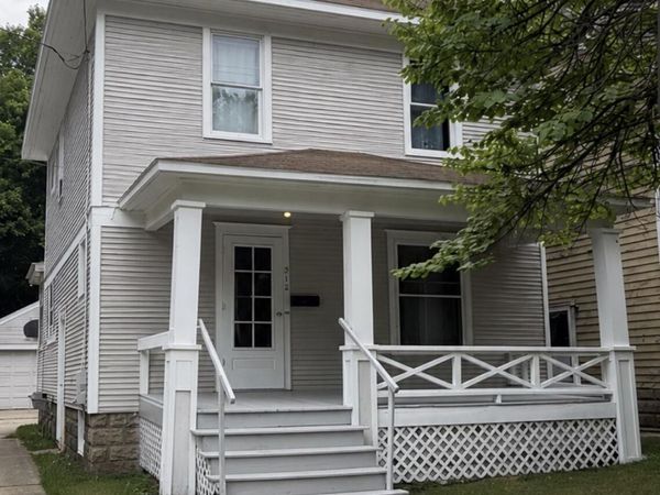 812 N Pine Street, Lansing, MI 48906