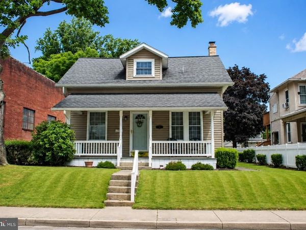 116 E MILL STREET , MANHEIM, PA 17545
