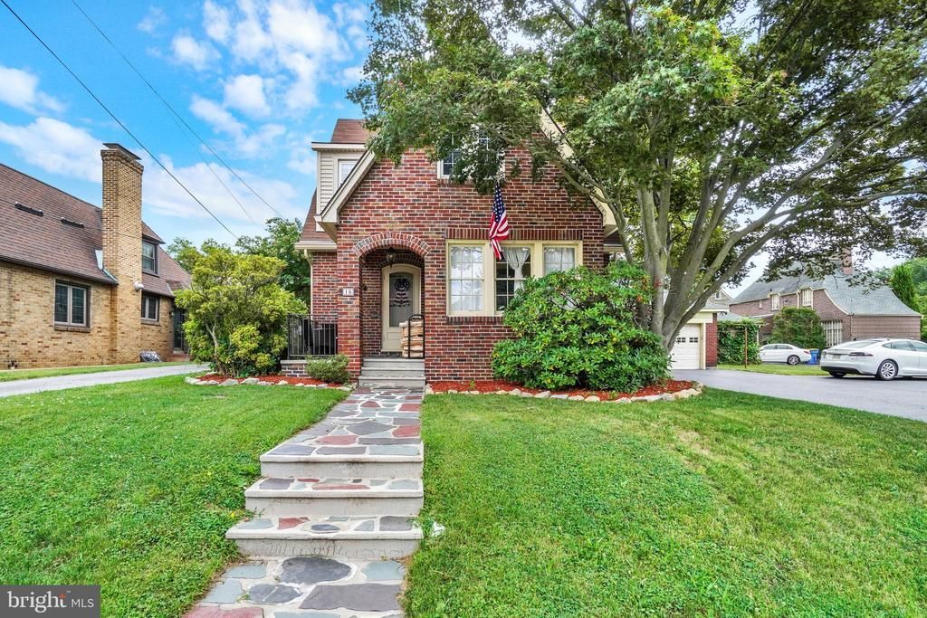 15 N MANHEIM STREET , YORK, PA 17402