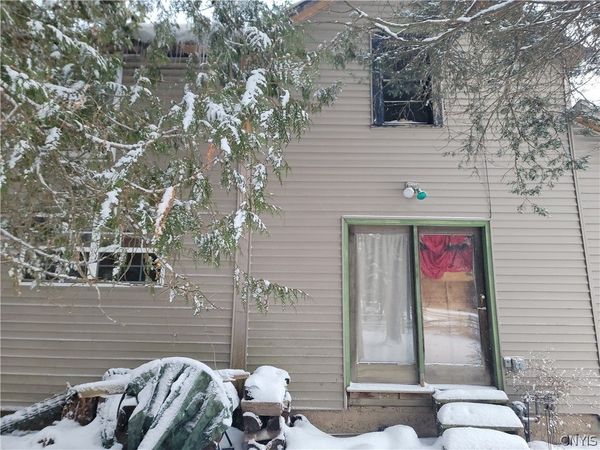 6657 E Taft Road, East Syracuse, NY 13057