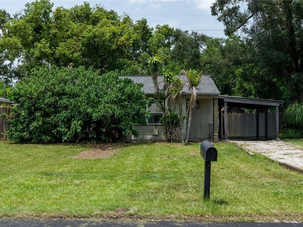 304 E HYDRANGIA STREET , TAMPA, FL 33612