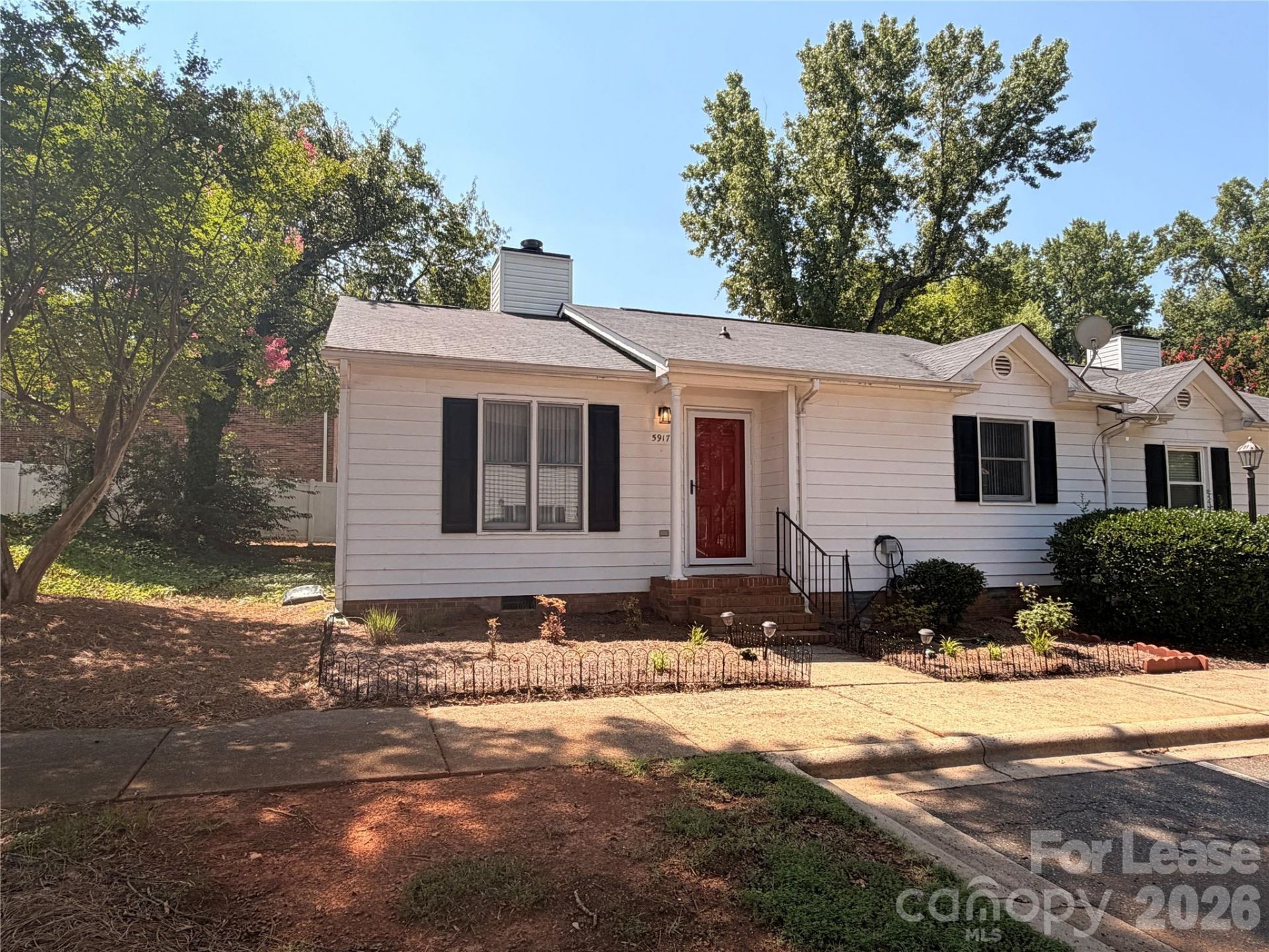 5917 Crape Myrtle Lane, Charlotte, NC 28216 Main Photo