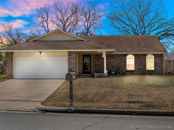 8940 E 16th Place , Tulsa, OK 74112
