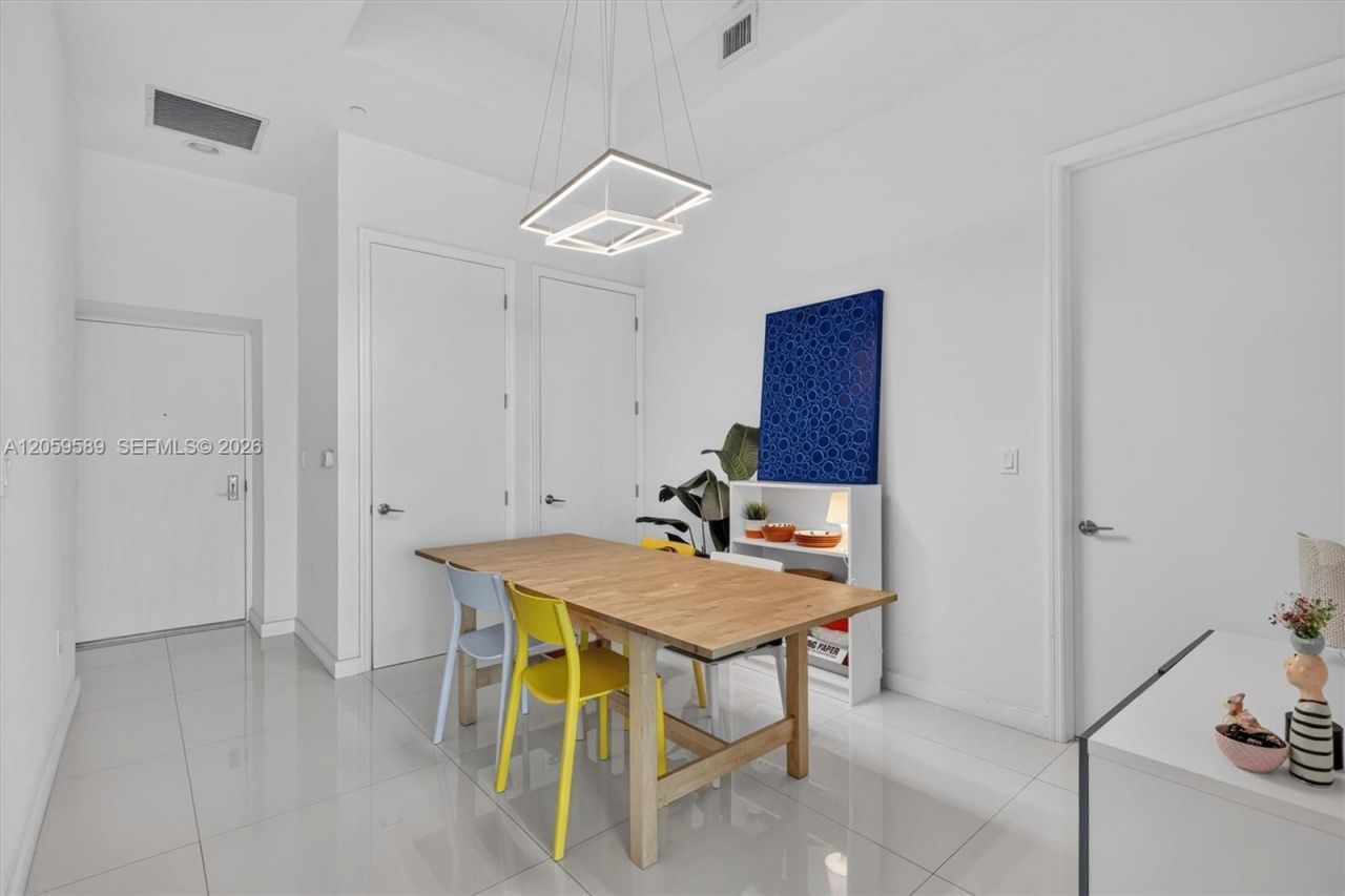 500 Brickell Ave , Unit 1100, Miami, FL 33131 Photo