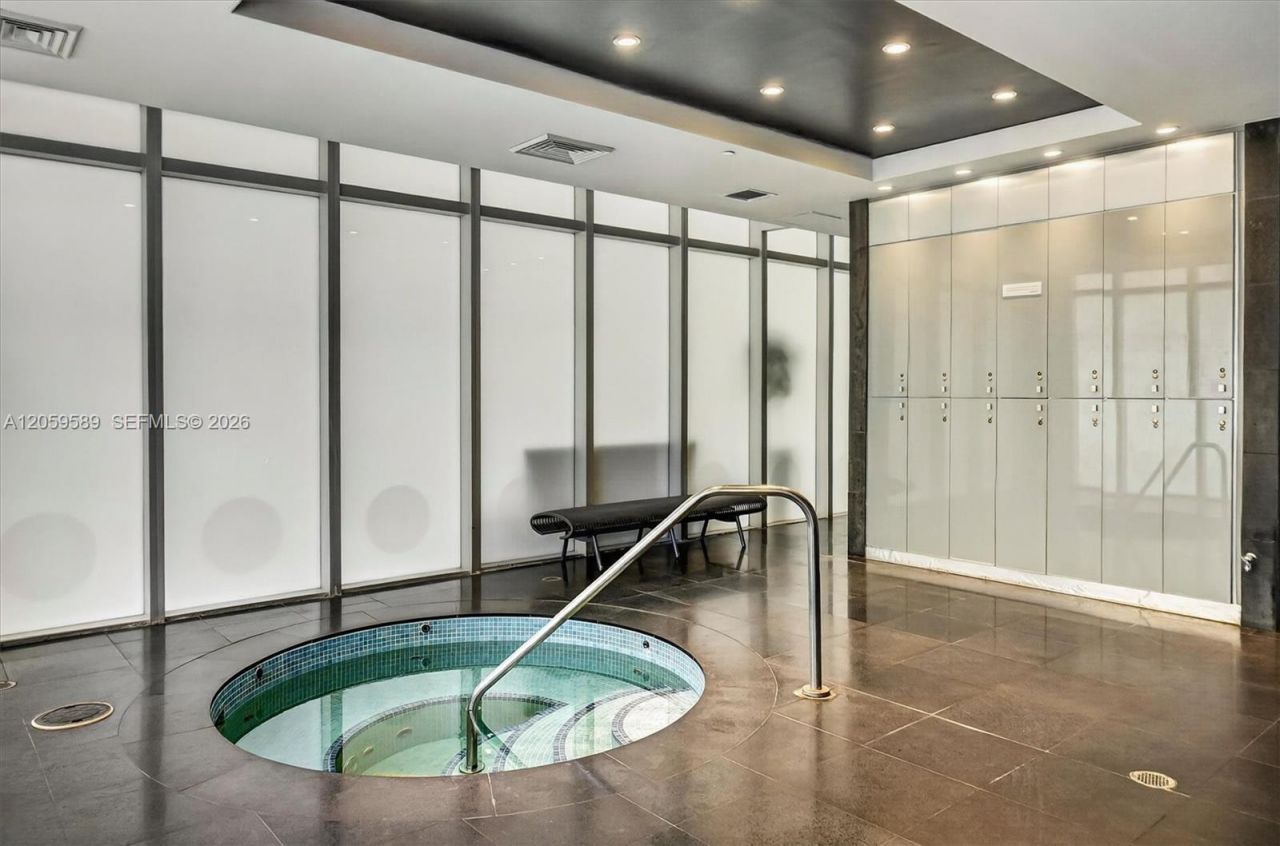 500 Brickell Ave , Unit 1100, Miami, FL 33131 Photo