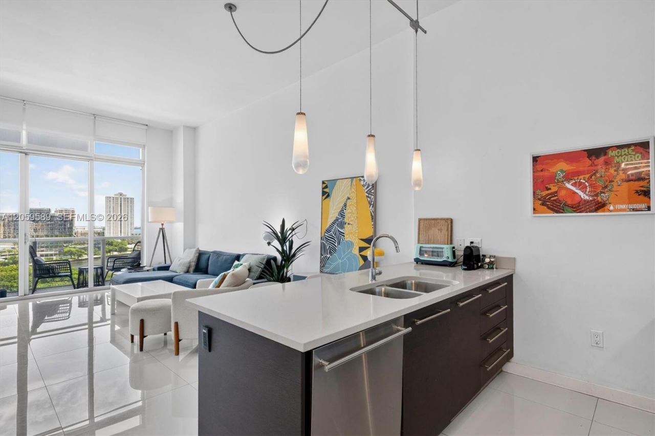 500 Brickell Ave , Unit 1100, Miami, FL 33131 Photo