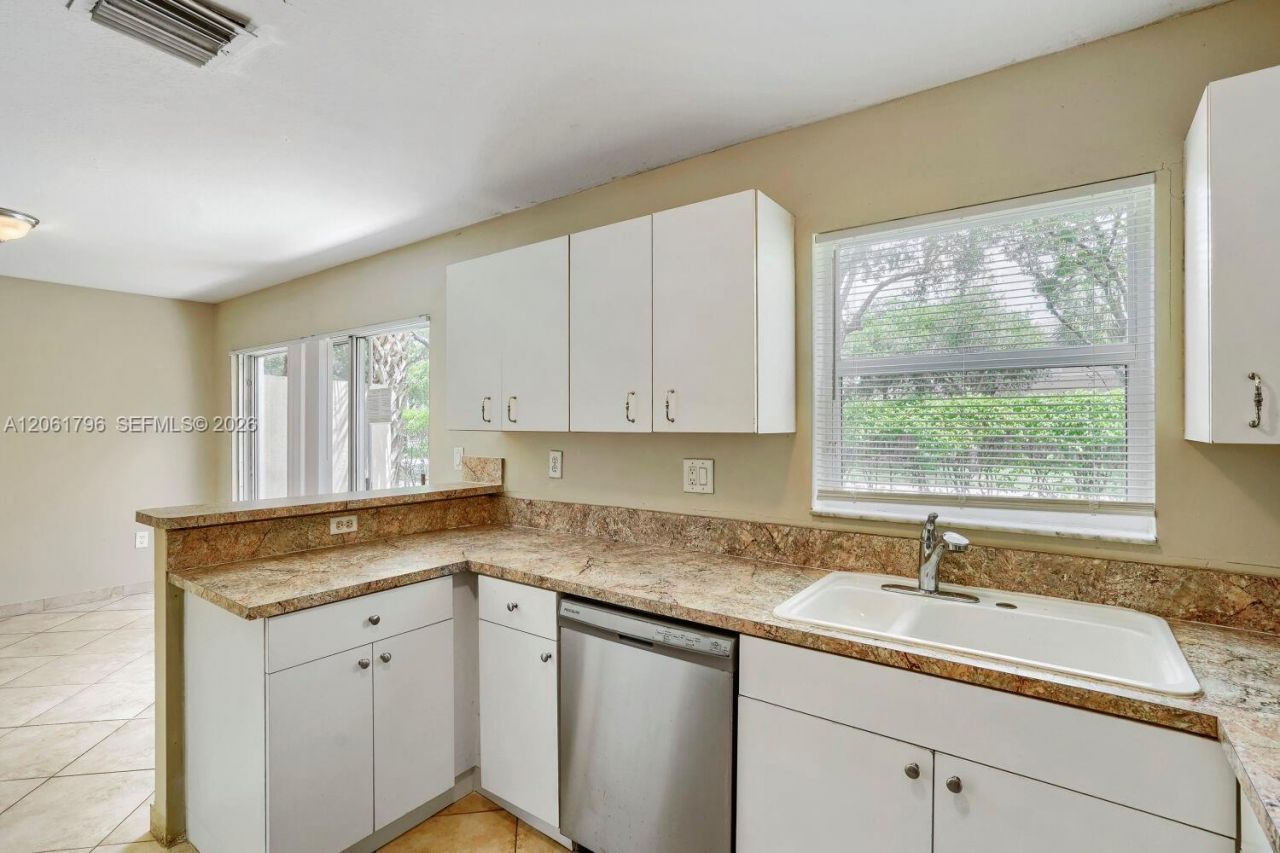 2296 NW 170th Ave, Pembroke Pines, FL 33028 Photo
