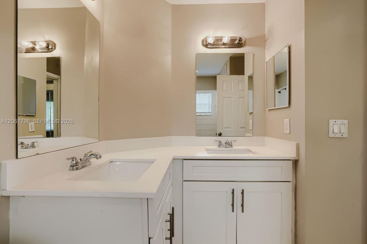 2296 NW 170th Ave, Pembroke Pines, FL 33028 Photo