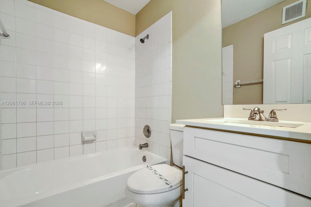 2296 NW 170th Ave, Pembroke Pines, FL 33028 Photo