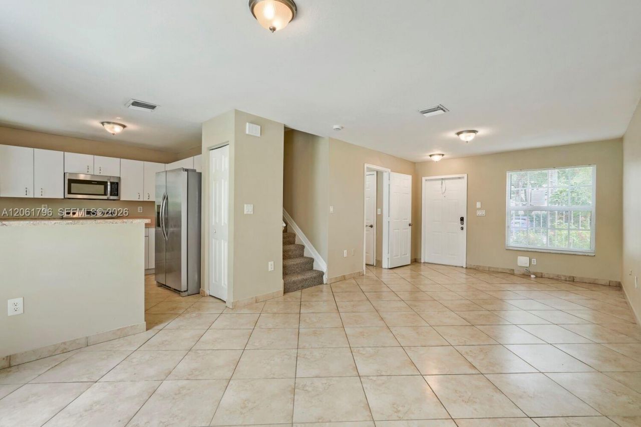 2296 NW 170th Ave, Pembroke Pines, FL 33028 Photo