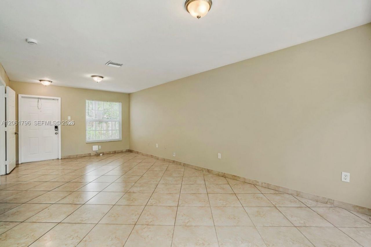2296 NW 170th Ave, Pembroke Pines, FL 33028 Photo