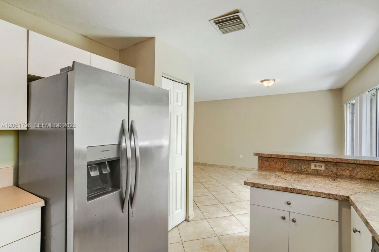 2296 NW 170th Ave, Pembroke Pines, FL 33028 Photo