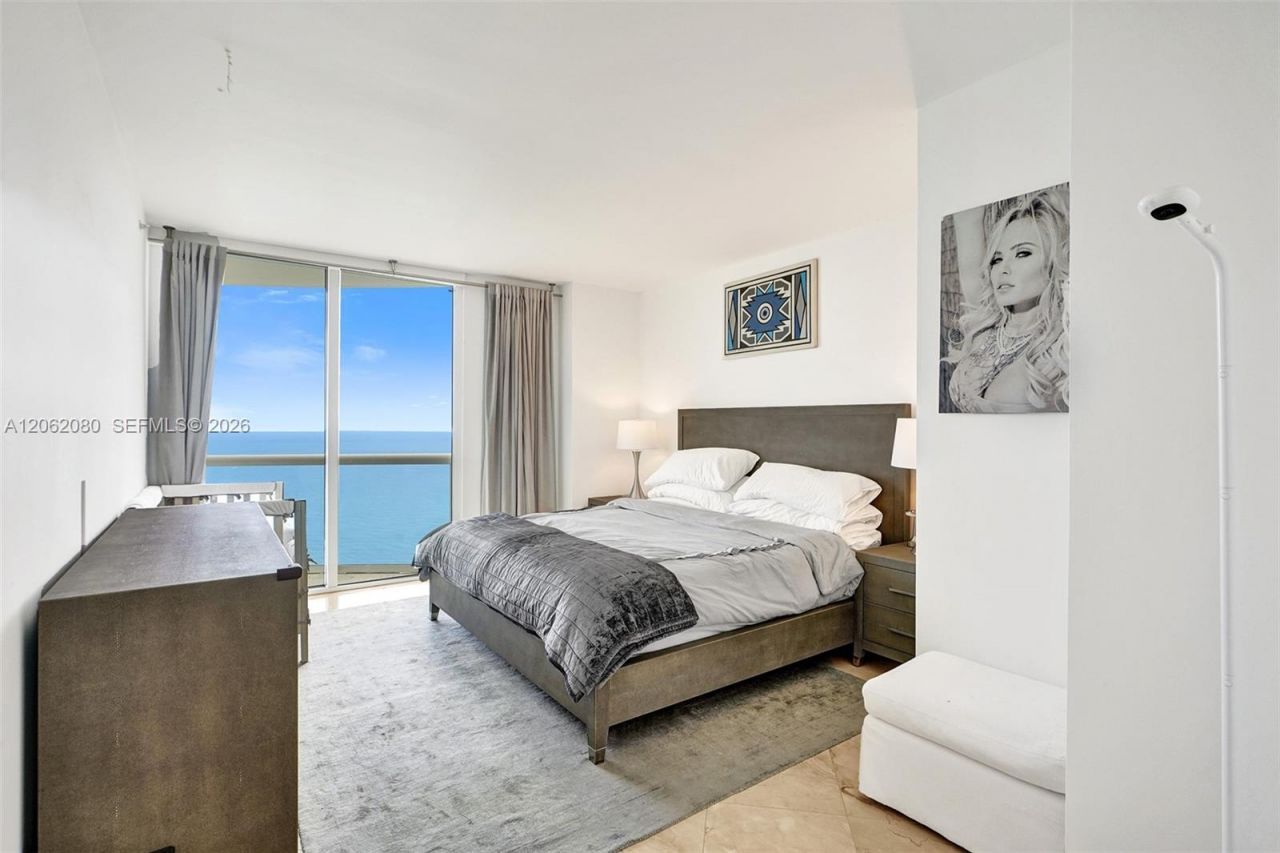 6365 Collins Ave, Unit 3002, Miami Beach, FL 33141 Photo