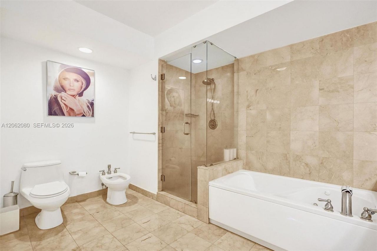 6365 Collins Ave, Unit 3002, Miami Beach, FL 33141 Photo