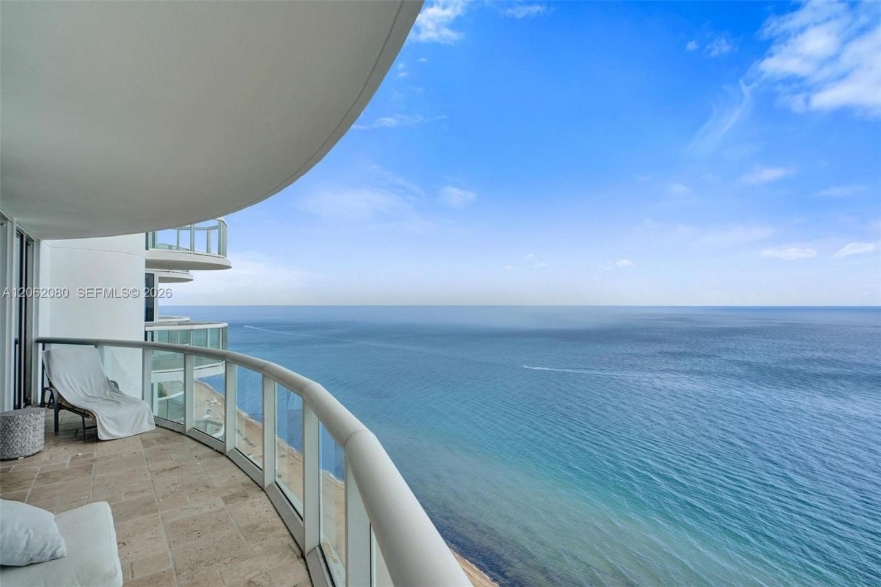 6365 Collins Ave, Unit 3002, Miami Beach, FL 33141 Photo