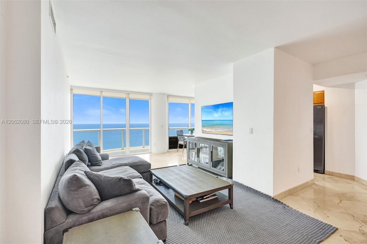 6365 Collins Ave, Unit 3002, Miami Beach, FL 33141 Photo