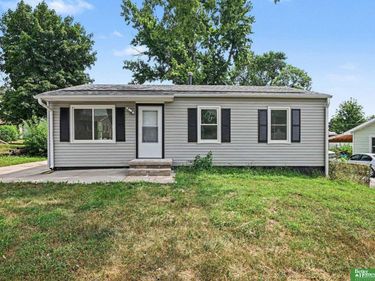 7625 S 40th Street, Bellevue, NE 68147