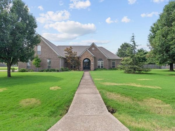 512 Harvest Circle, Marion, AR 72364