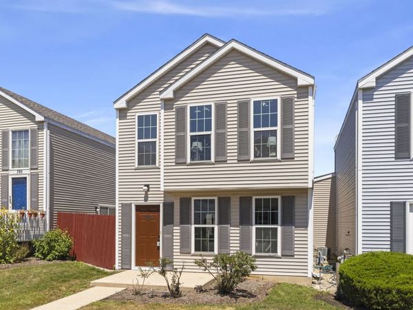783 Four Seasons Boulevard , Aurora, IL 60504